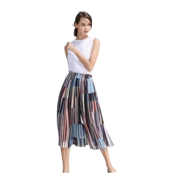 NWT Retro Graphic Culottes Pants - Picture 1 of 6